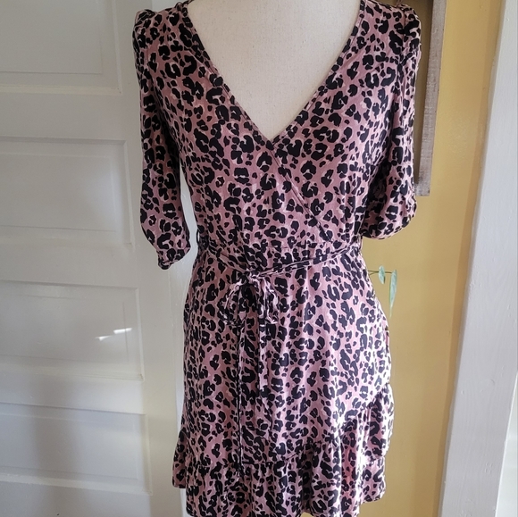 Topshop Dresses & Skirts - TopShop Leopard Print Mini Dress